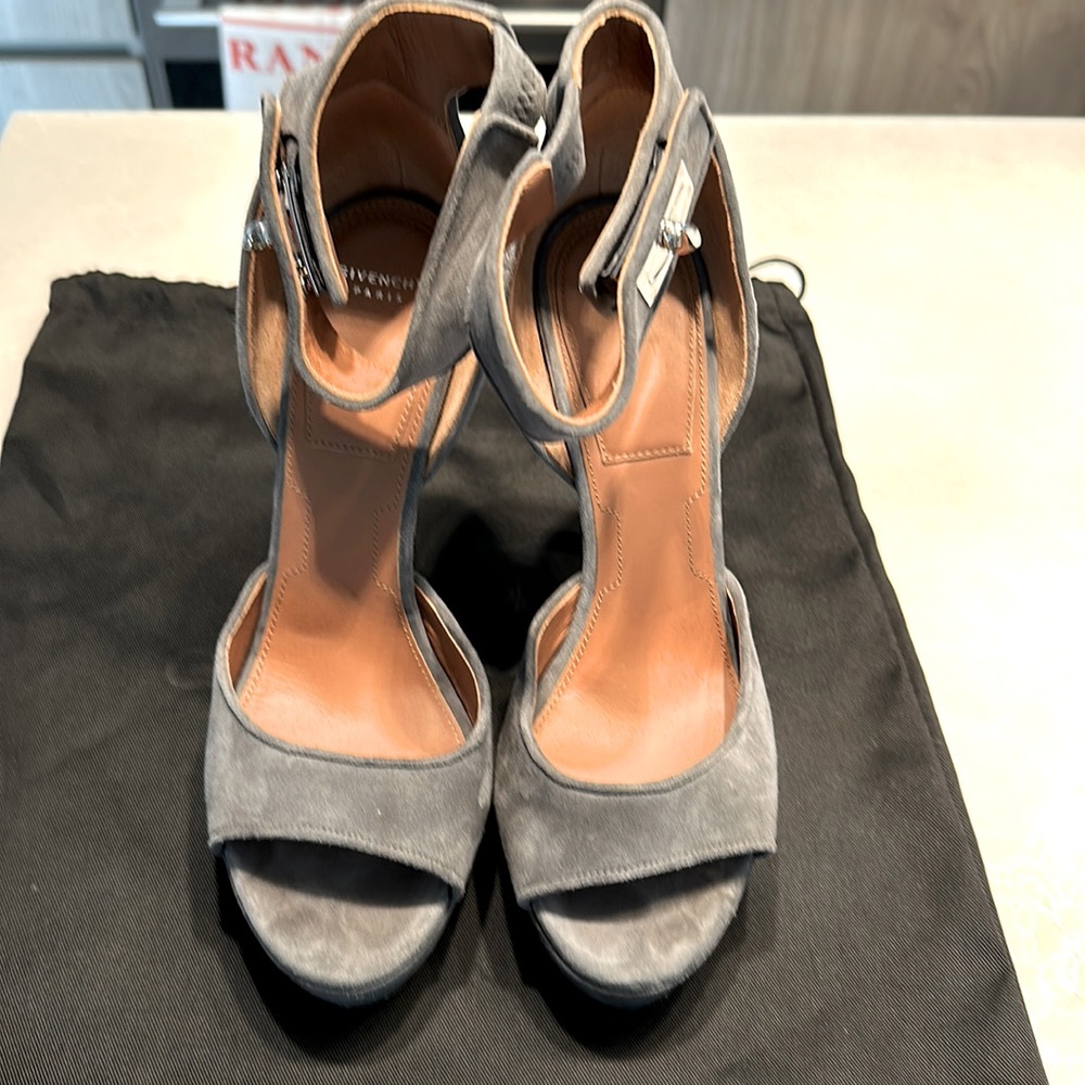Givenchy Grey Swede Platform Peep Toe Heels